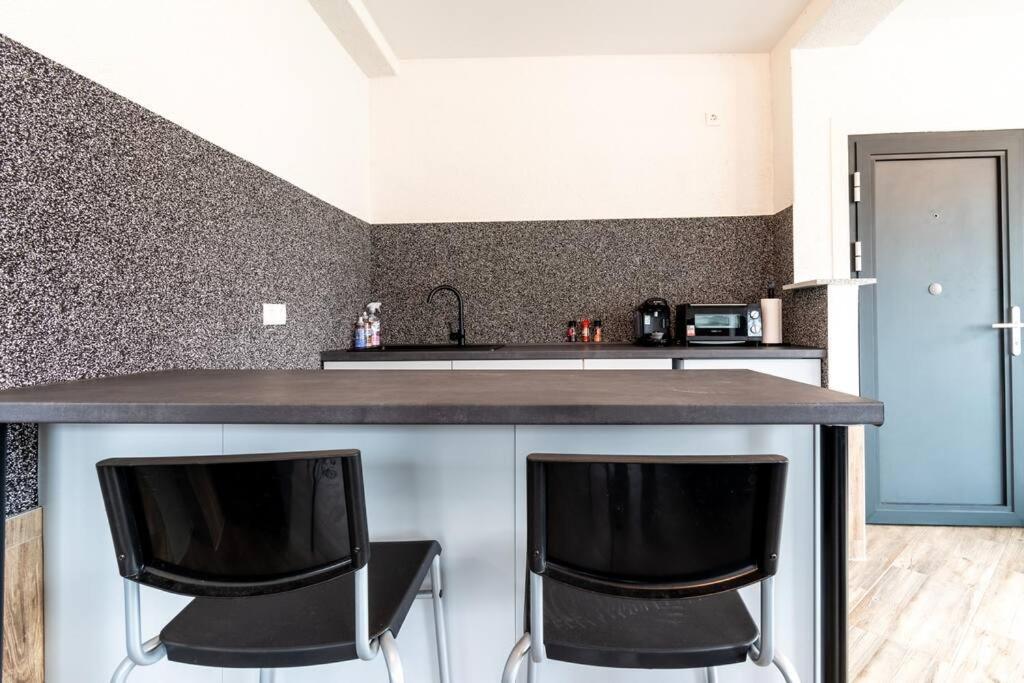 Gemuetliches Apartment In Neuwied Bagian luar foto
